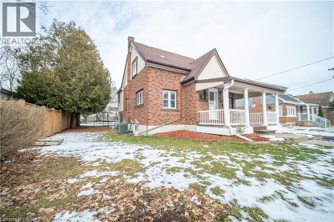 Photo du bâtiment - 10 Monroe St