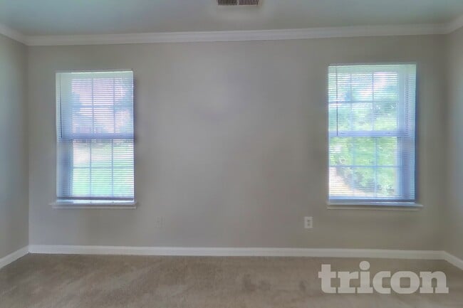 Building Photo - 5733 Partin Ln