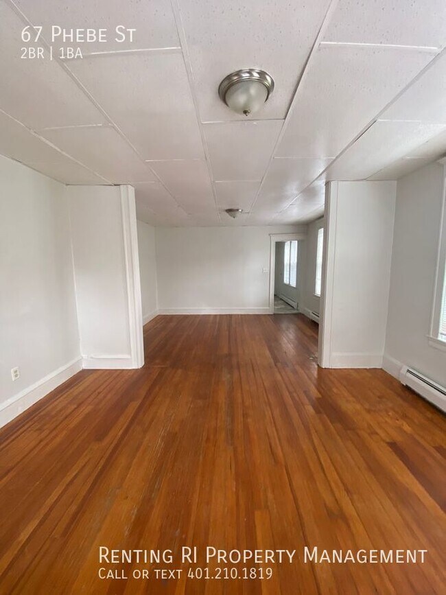 Building Photo - Spacious First Floor Apartment with 2 Bedr...