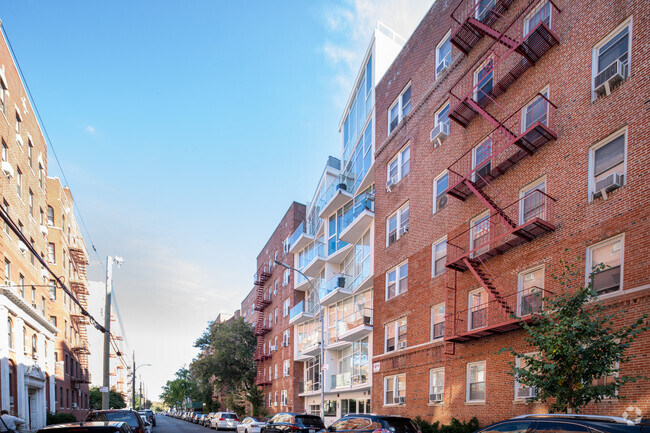 Building Photo - The Lighthouse Condominiums