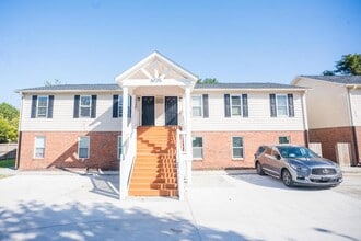 Building Photo - 605 Nixon St