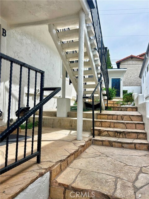Foto del edificio - 311 Acebo Ln