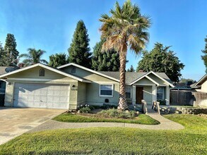 Building Photo - 5223 W Iris Ct