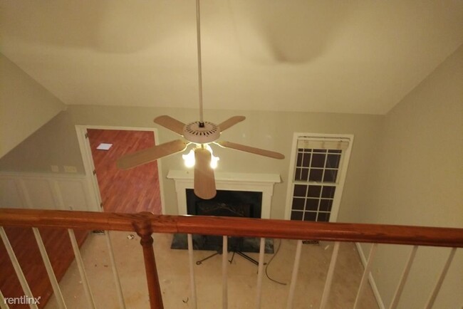 Foto del edificio - 5 br, 2.5 bath House - 1420 Julian Drive