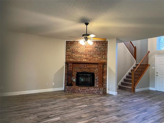Foto del edificio - 1614 N Timber Brook Dr