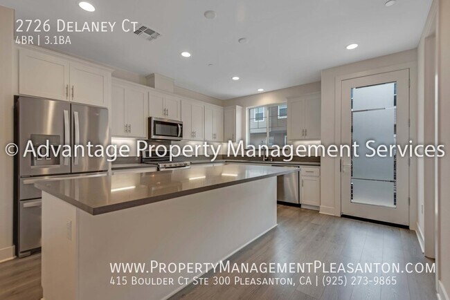 Foto del edificio - Lovely 4 bed/3.5 bath 1,966 sq ft Townhome...