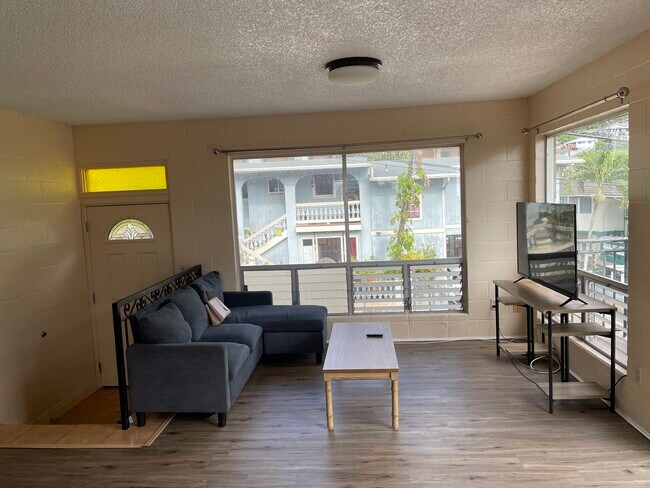Living room with furniture - 2821 Kamanaiki St