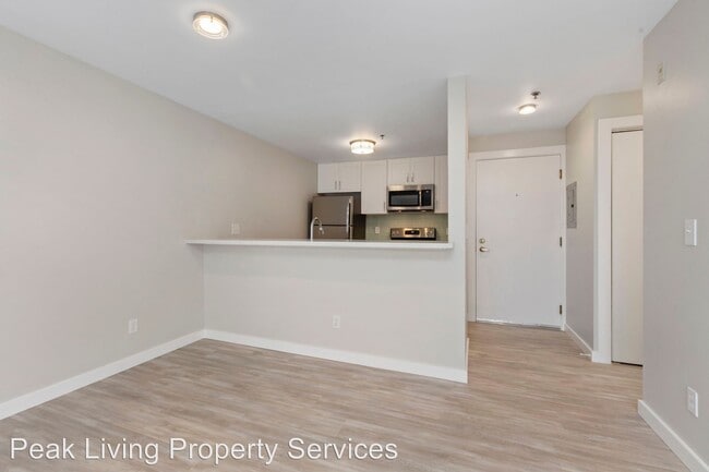 Building Photo - 5941 California Ave SW
