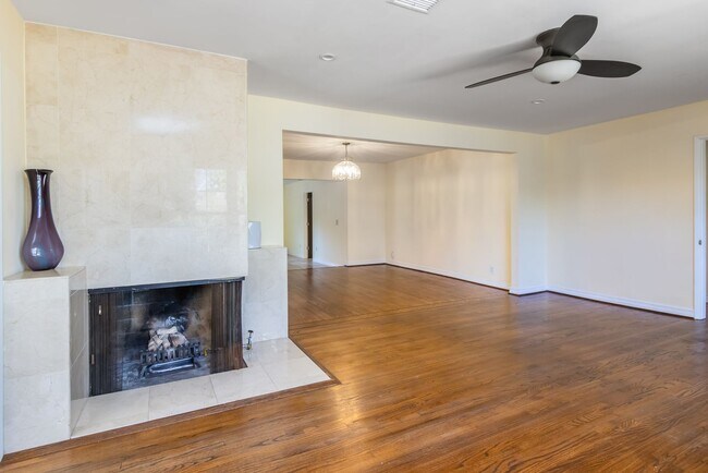 Foto del edificio - 6641 Murietta Ave