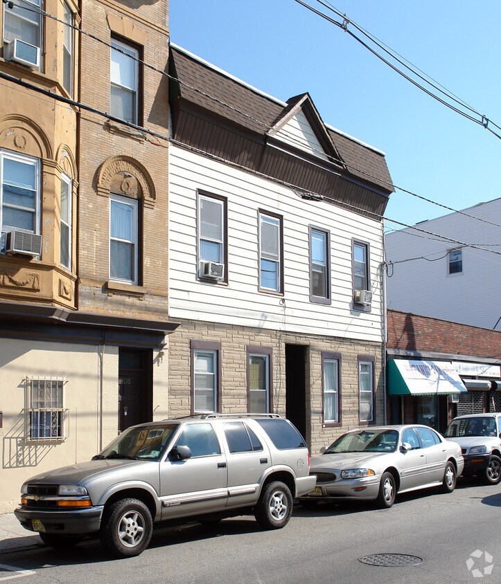 Primary Photo - 4108 New York Ave