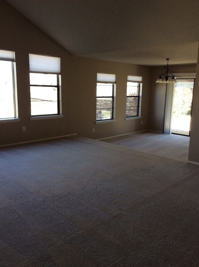 Foto del edificio - 1612 Colonial Pkwy