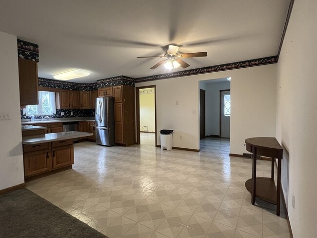 Building Photo - 312 E Main St