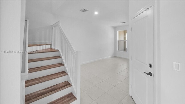 Foto del edificio - 5534 NW 27th Pl