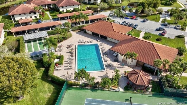 Foto del edificio - 741 SW South River Dr