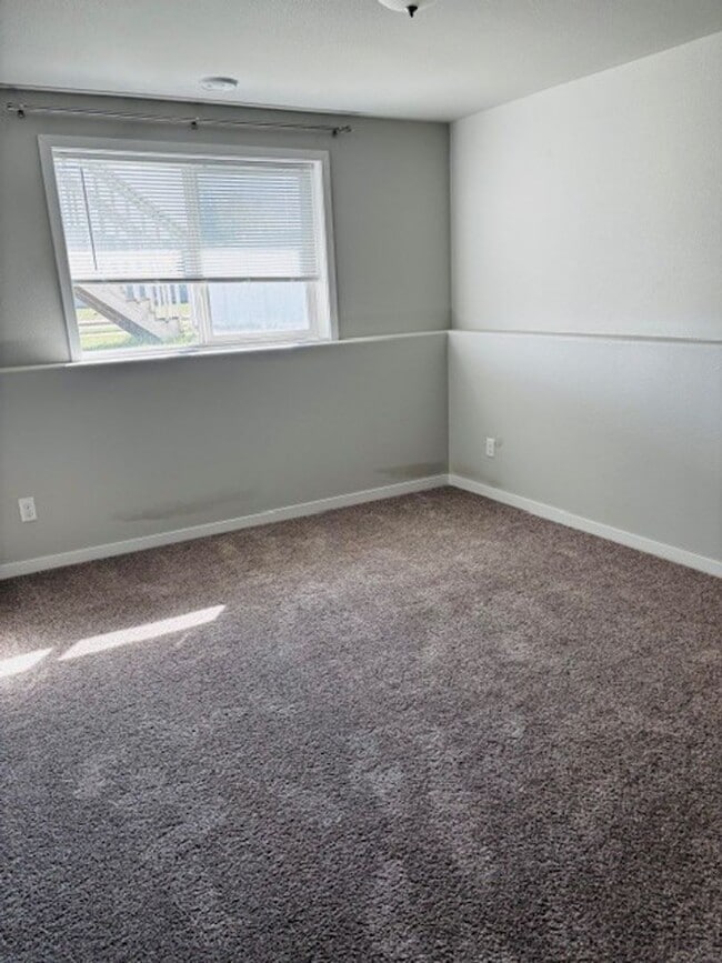 Foto del edificio - 4 Bed 2 Bath Single Family Home