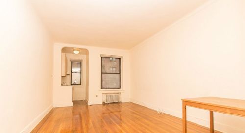 Primary Photo - 333 E 53rd St