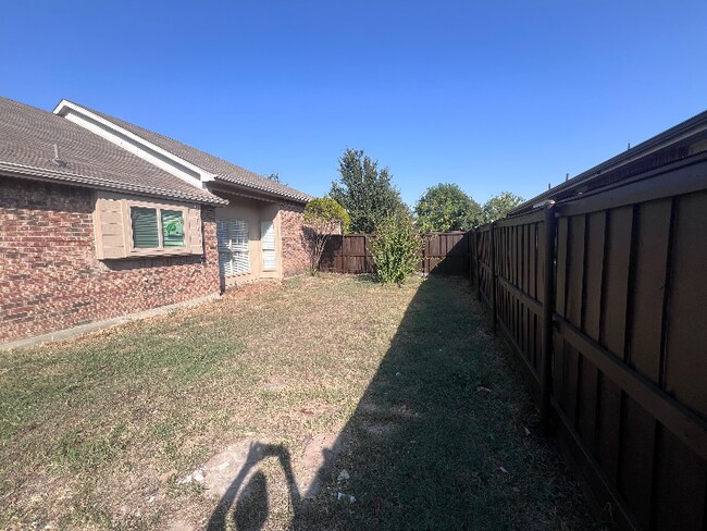 Foto del edificio - 2066 Vista Dr