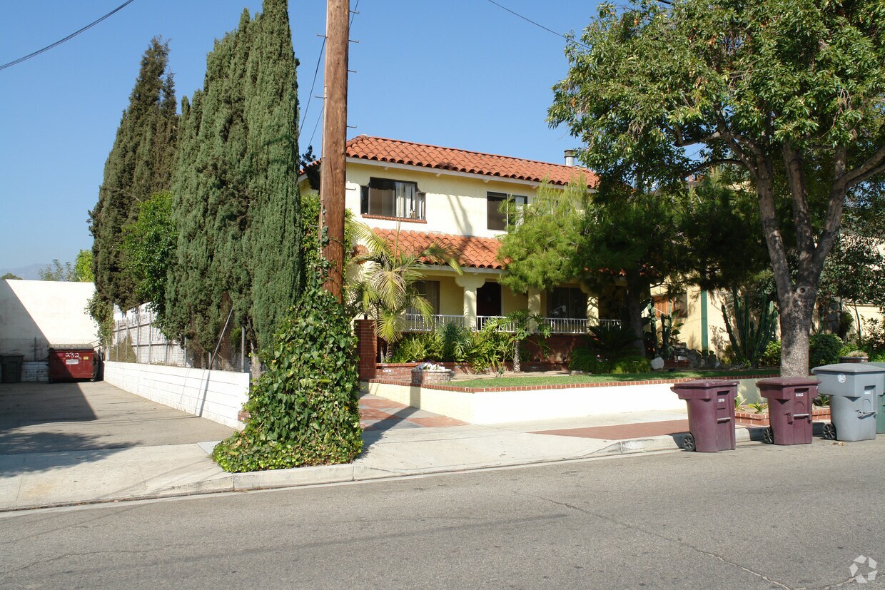 Building Photo - 1413 Stanley Ave