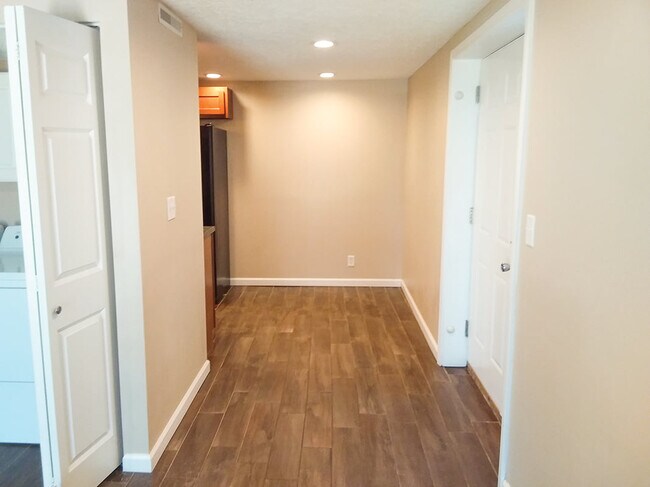 Foto del edificio - 307 1/2 N Washington St