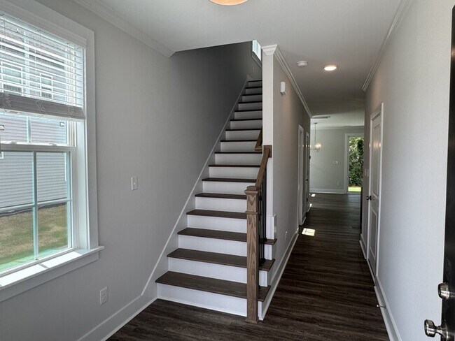 Foto del edificio - 3 Bed 2.5 Bath Brand New Townhome