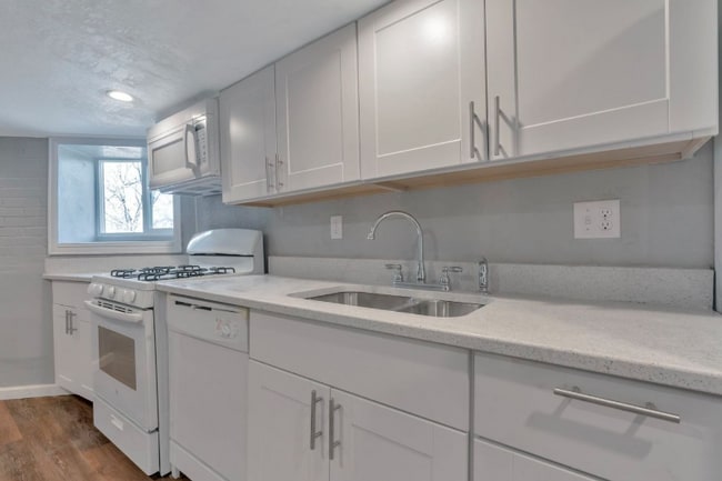 Photo - 4645 Newland St Apartment