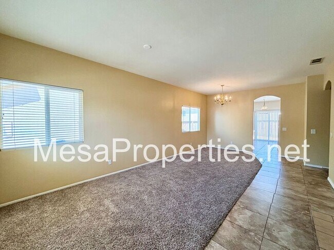 Foto del edificio - 15219 Hallmark Ln