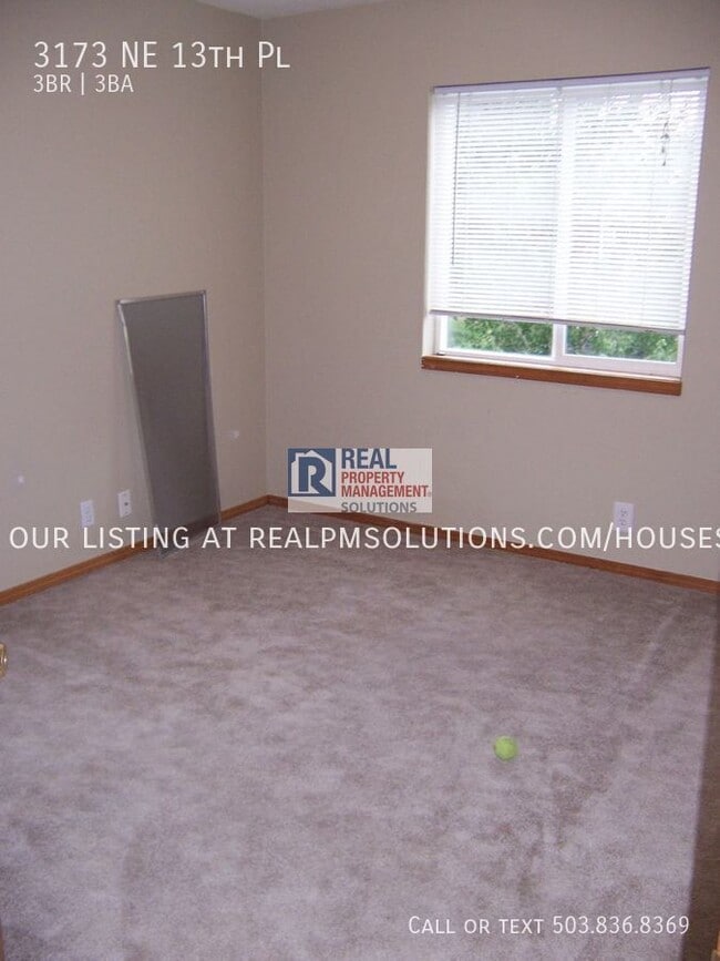 Building Photo - 3173 NE 13th Pl