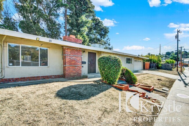 Foto del edificio - Updated Vallejo Home with Large Yard and 2-Car Garage