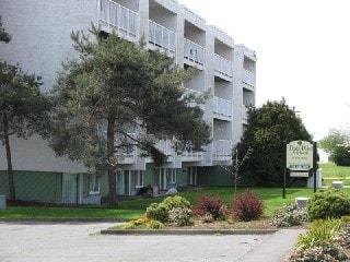 Primary Photo - Park West Apartments
