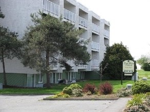 Building Photo - 55 Bay St