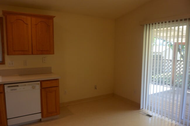 Building Photo - 7509 NE 67th St