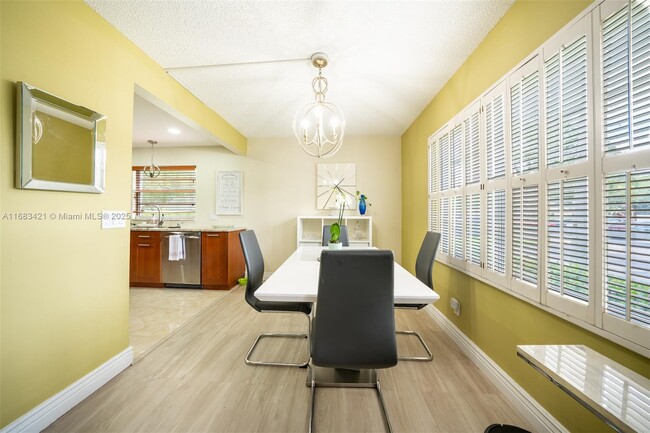 Foto del edificio - 400 SW 134th Way