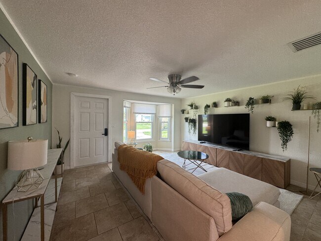 Foto del edificio - 345 Hillview Rd
