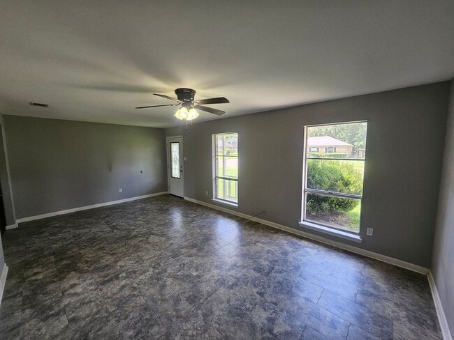 Building Photo - 908 Greenbriar St