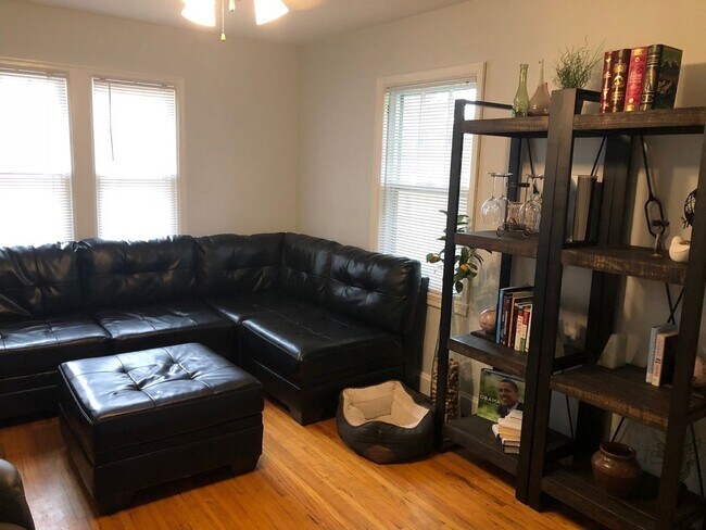 Foto del edificio - EXTREMELY PET FRIENDLY!!  3 Bedroom, 1 Bathroom Home in Ames!