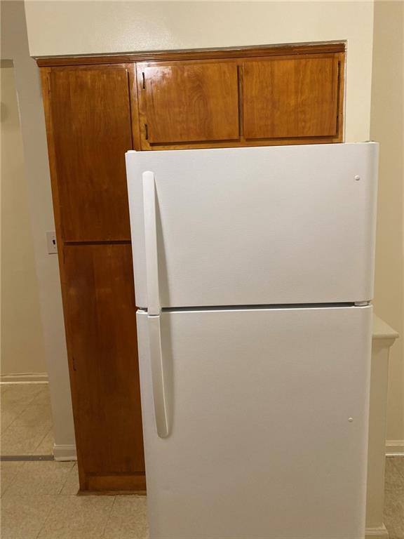 Building Photo - 2065 E 60th St