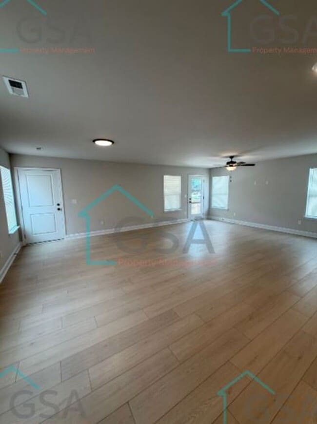 Building Photo - 4304 Edwards Rd