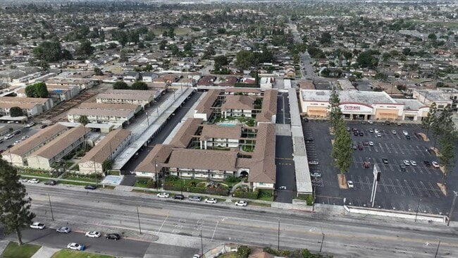  - Los Olivos Apartments