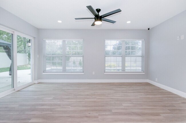 Foto del edificio - Gorgeous Mid-Centry Modern 3bed/2bath with...