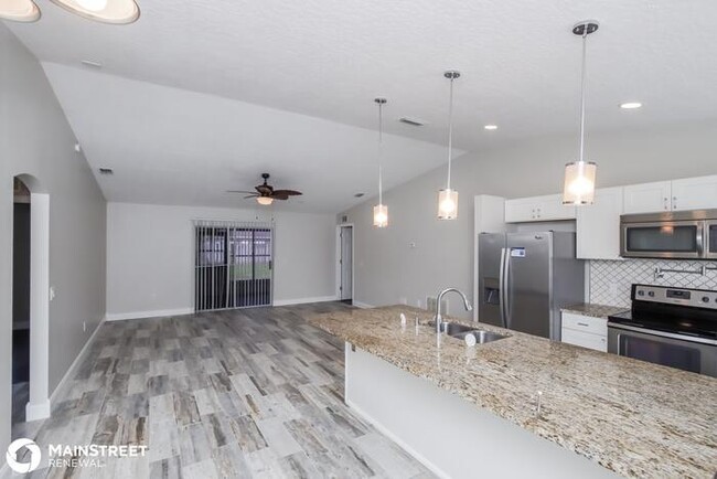 Foto del edificio - 1351 WHITEHURST RD S W, PALM BAY, FL 32908