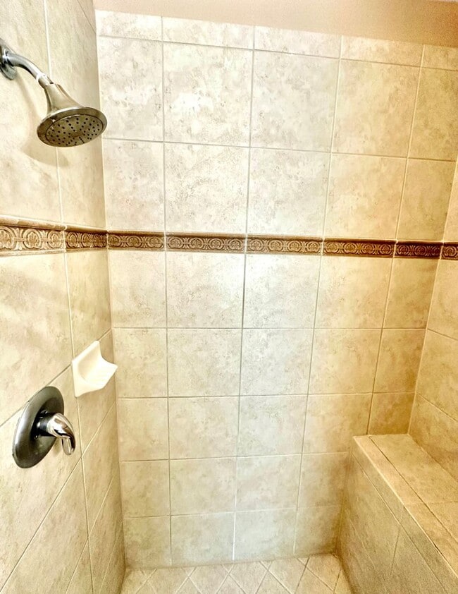 Foto del edificio - GORGEOUS 3 BEDROOM 2 BATH HOME IN PARKLAND