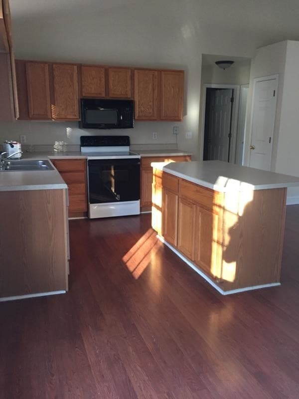 Building Photo - 250 Summerpine Pl