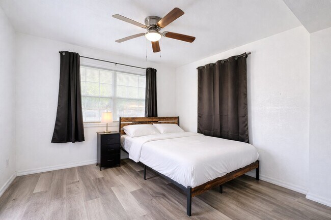 Foto del edificio - 842 W 31st St
