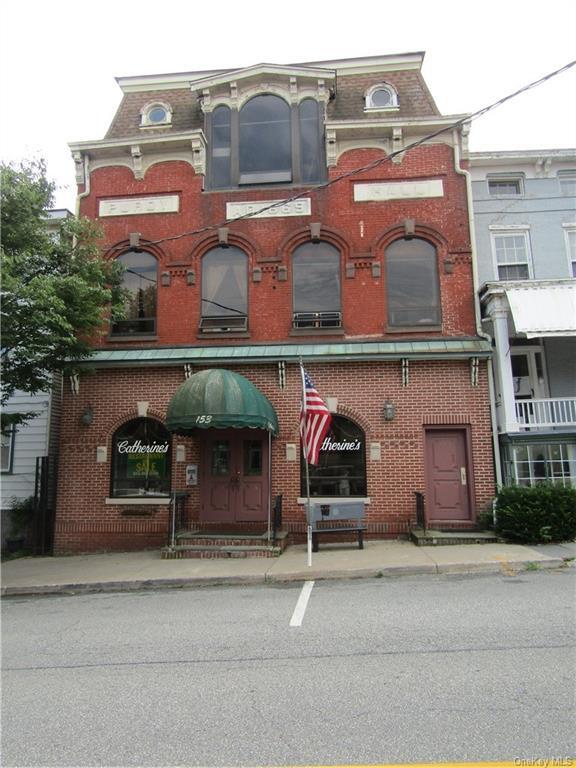 Primary Photo - 153 W Main St