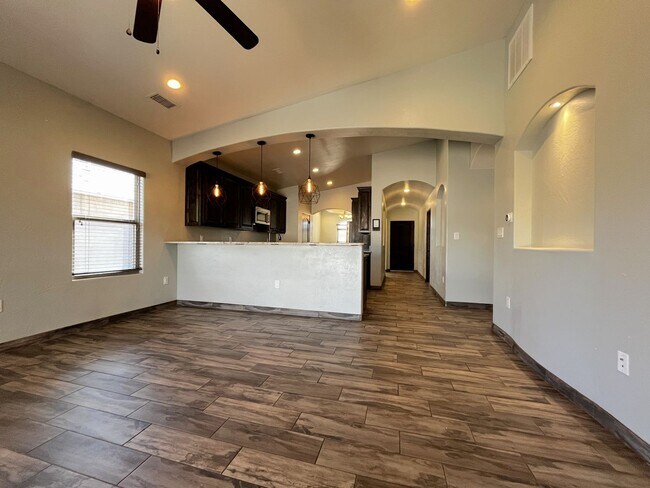 Foto del edificio - Lovely 3 Bedroom 2 Bathroom Home In NE ABQ!