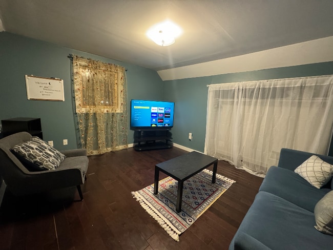 Foto del edificio - 124 W Broadway