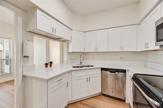 Building Photo - 1700 Amelia Ct