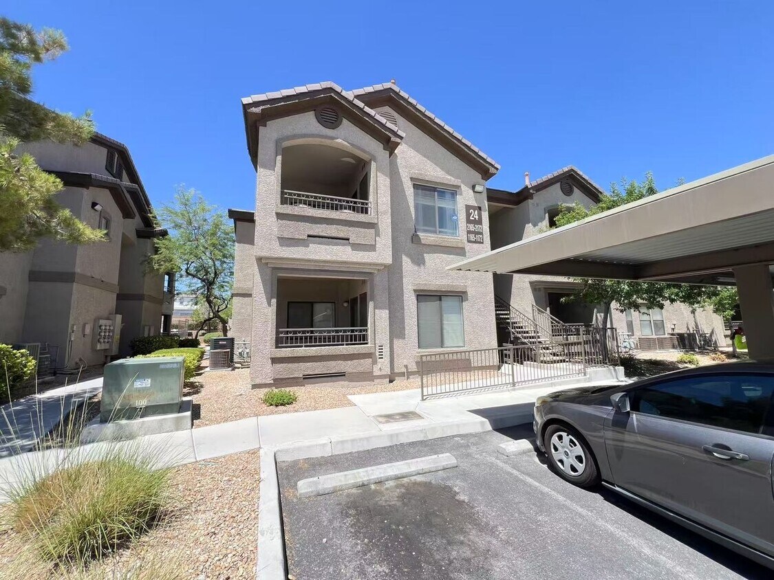 Foto principal - Updated 1BR Condo with Walk-In Closet & Co...