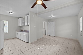 Building Photo - 806 3rd Ave N