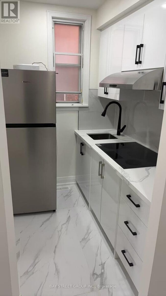 Building Photo - 11.5 Lippincott St